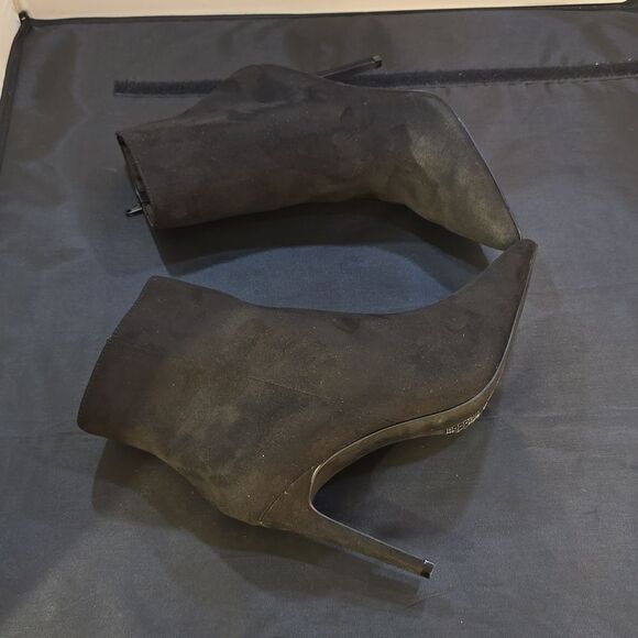 BRAND NEW FOREVER 21 POINTED TOE HIGH HEEL STILETTO BOOTIE - Picture 10 of 15